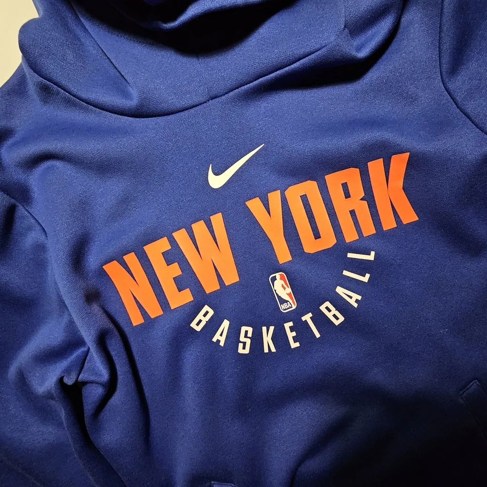 Nike NBA New York Basketball Hoodie - Picture 2 of 15